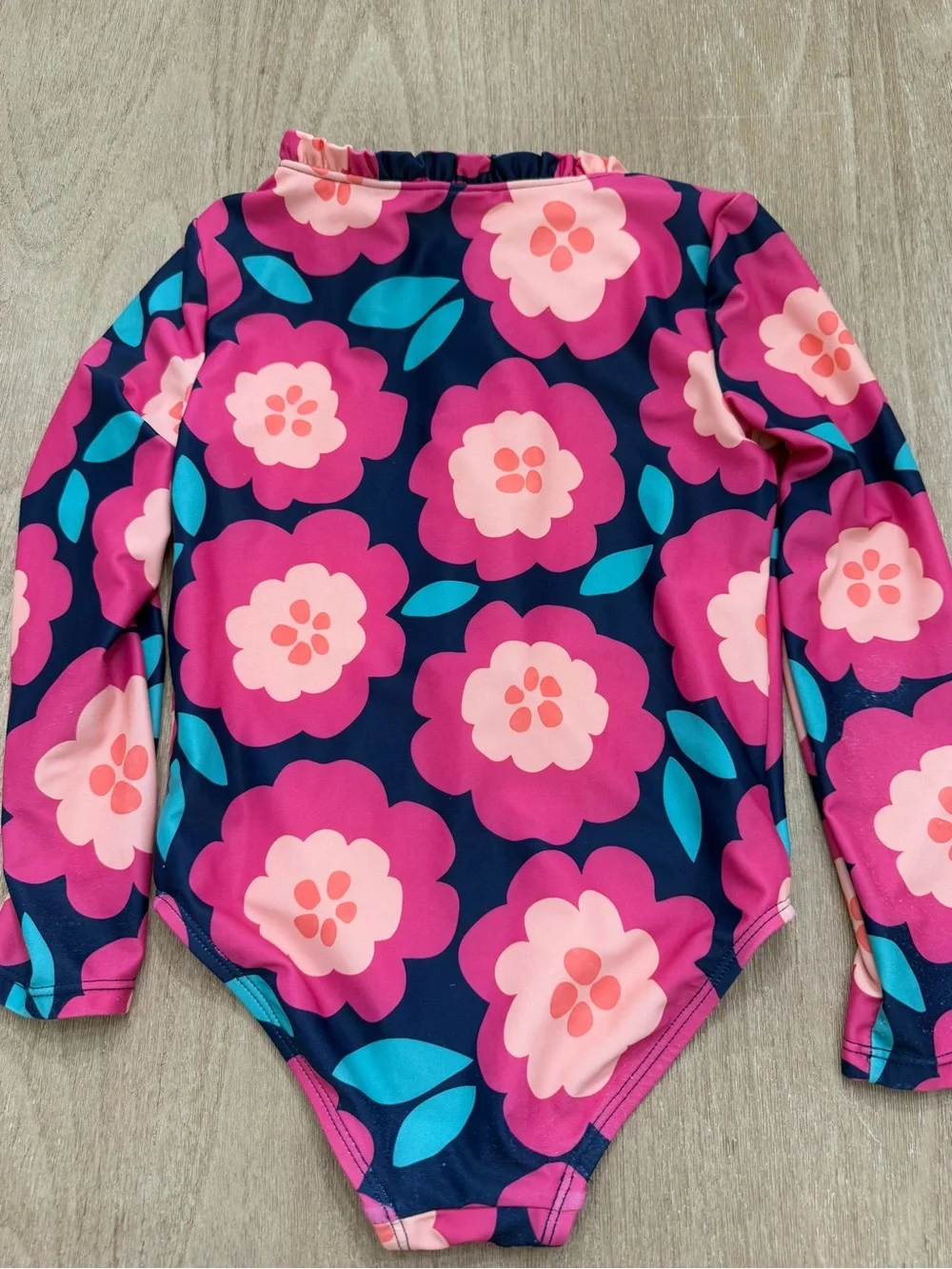 Carter’s swimsuit/rash guard size 4T
